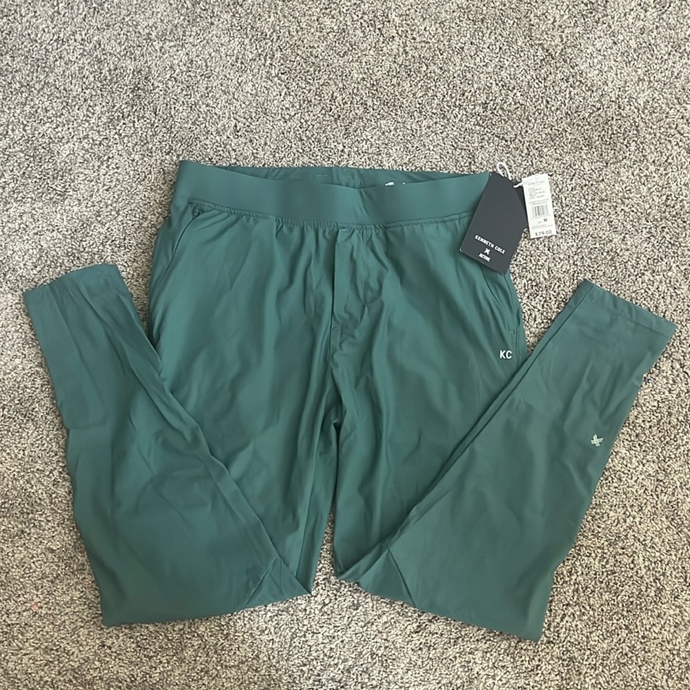 NWOT Large Mens Green Kenneth Cole Tech Jogger Pants